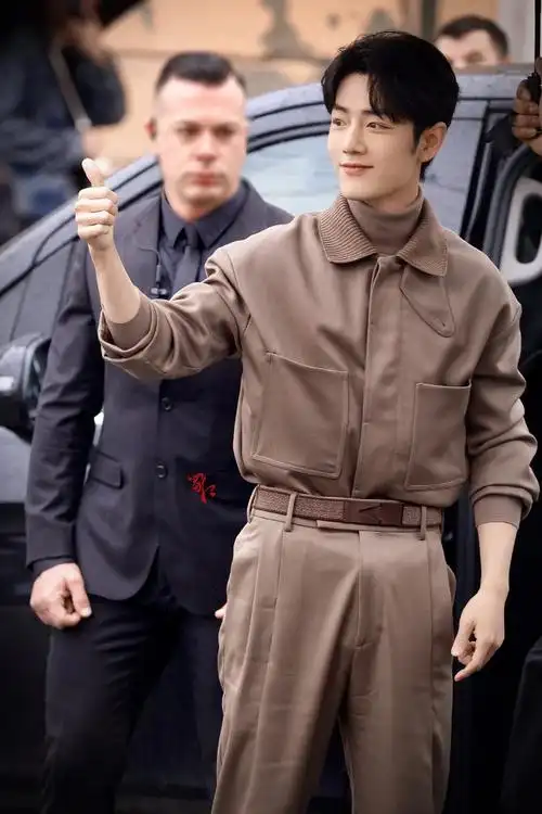 肖战米兰时装周##肖战看秀look##肖战粉丝狂喜