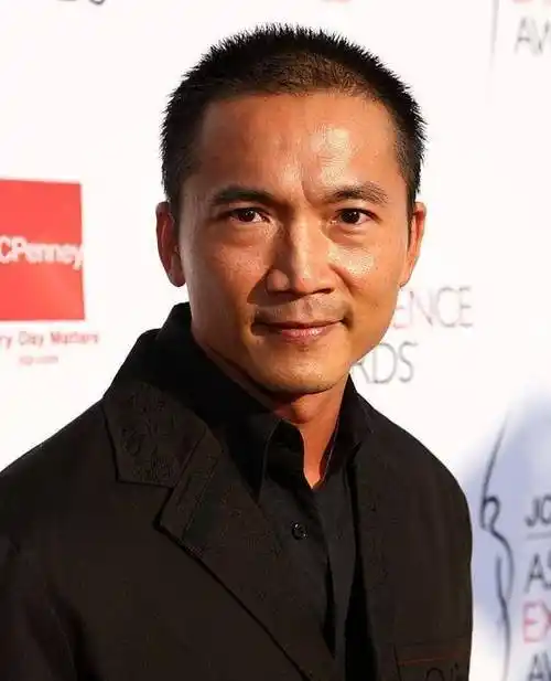 香港影坛的10位殿堂级男配角吴孟达入榜刘洵堪称千面如来