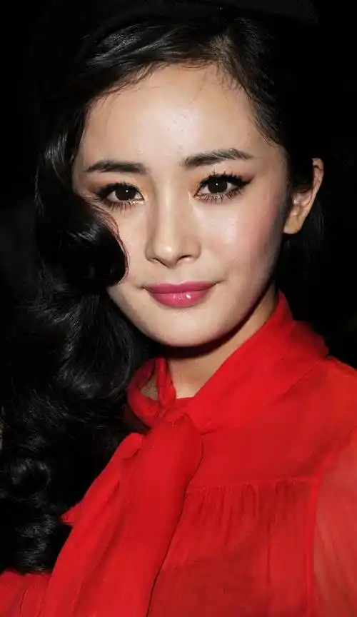 明星的高清生图,赵丽颖五官很标致,景甜这皮肤真的天生丽质_感觉_状态