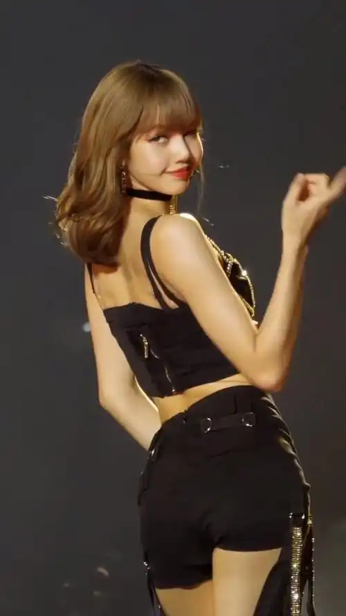 期待三担lisa 舞台莎手 冲鸭