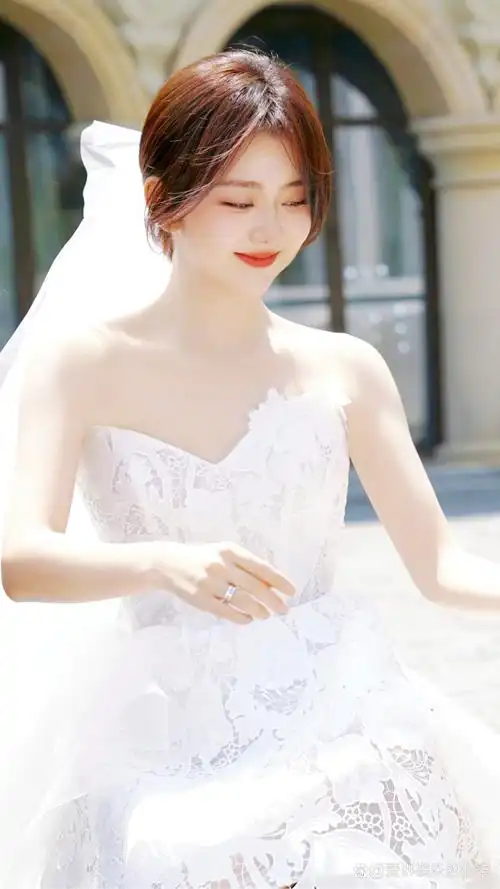 谭松韵给你一种怎样的感觉#谭松韵的长相和气质都给人一种清新自鹊哪