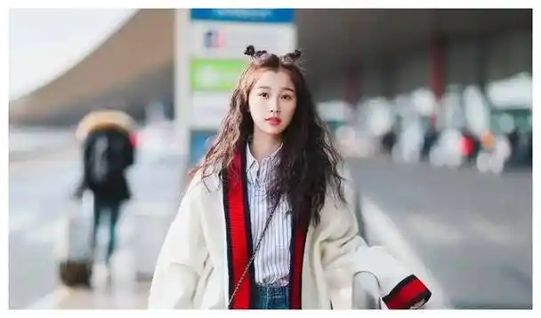 25岁演员因花生过敏身亡,虞书欣方致歉,司机是第3方车辆公司的_违规