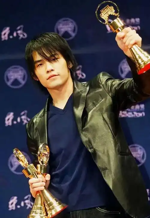 出范特西时周杰伦才22岁今年范特西都20岁了