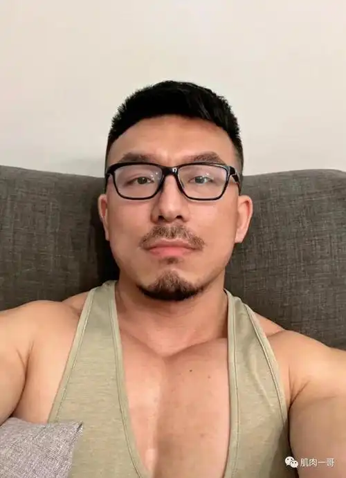 40岁北京肌肉大叔火了网友直呼帅到没朋友