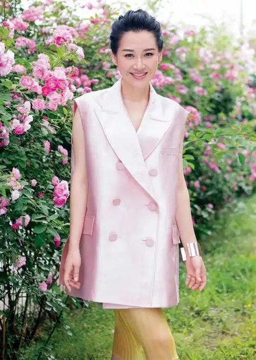 第一位华人女明星许晴出席2015年托尼奖红毯