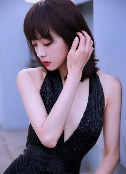 宋茜v领半透纱黑色礼服##宋茜深v黑色长裙