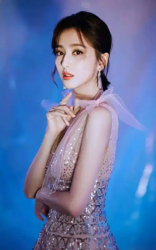 80后女星美女十大排行,张柏芝稳坐头把交椅,刘亦菲,杨幂前三_外貌