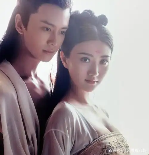 任嘉伦《大唐荣耀》剧照回顾,难得开放一次,脱衣半裸禁欲气质足