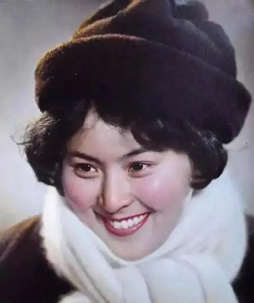 50多张七八十年代明星老照片,你记得他们的名字吗?谁最美?