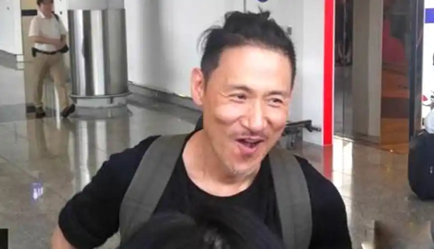 原创大叔尝试丸子头陈坤毫无痞帅气质刘德华再创经典造型