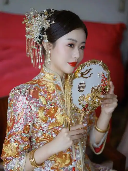 今天婚礼花絮中式龙凤褂造型