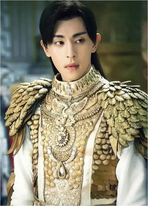 在角色演绎方面的成功,邓伦离不开杨紫的全力支持.