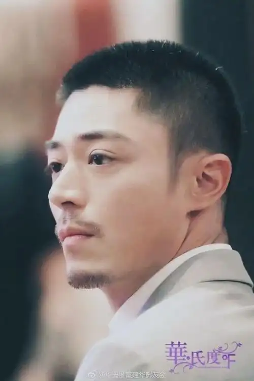 寸头男明星到底有多撩李现玄彬易烊千玺行走中的荷尔蒙