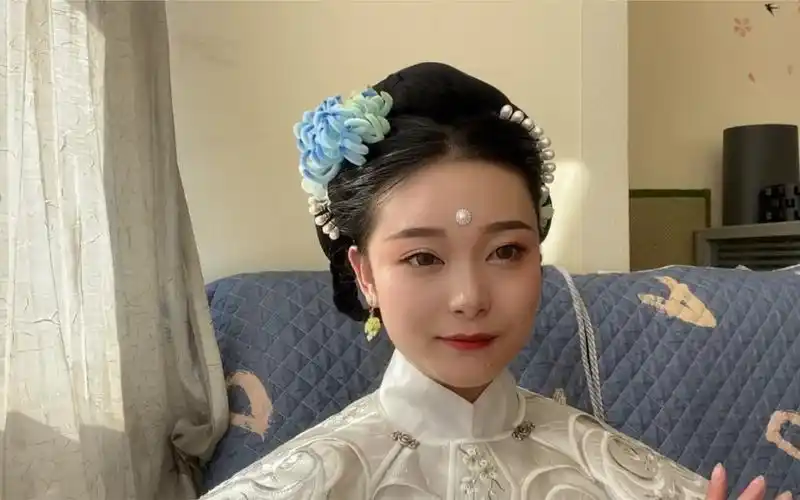 明制汉服发型教程〗温柔端庄大小姐,会绕圈就能学会