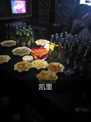 3月前 @晓帝很优秀(o374682856) 艾特这个不怕冷了社会人 4月前