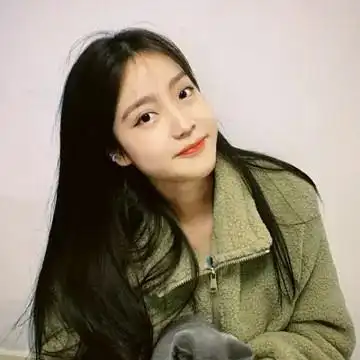 同一个女生照片20头像同一个女生照片多头像真人头像女生同一个人