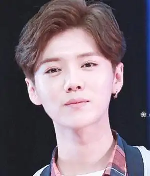 鹿晗37分发型演绎时尚男风