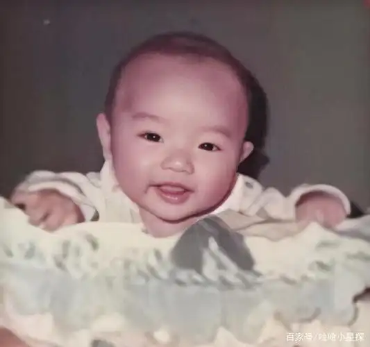 华晨宇童年照大起底,从小可爱到大的火星大魔王