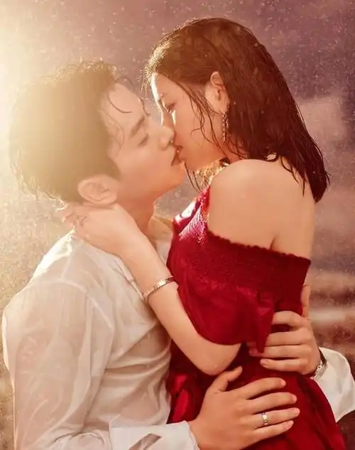 陈晓陈妍希海边补拍婚纱照超越玛丽苏偶像剧的经典吻又要重现