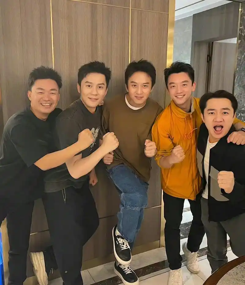 依旧是综艺届的巅峰,即便是邓超鹿晗最新的综艺也完全比不上奔跑吧