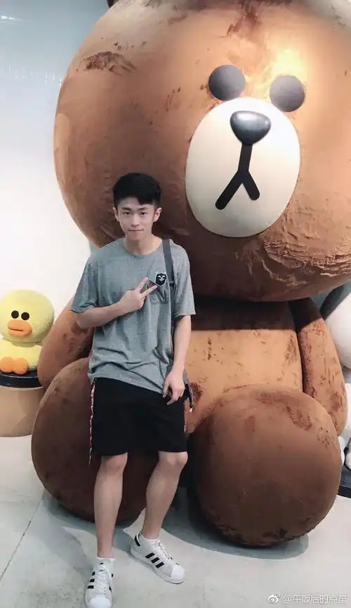 多图预警北美潮男武星微博自拍合集帅哥终于开放微博权限了啊啊啊