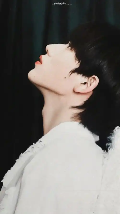 侧颜帅哥图鉴#必须有宋亚轩!这到底是什么绝世美颜!