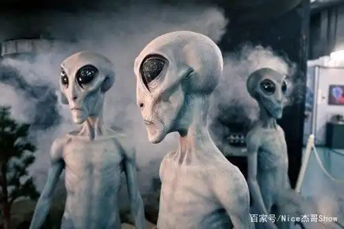 为什么只能看到月球的背面难道月球是外星人用来保护地球的吗