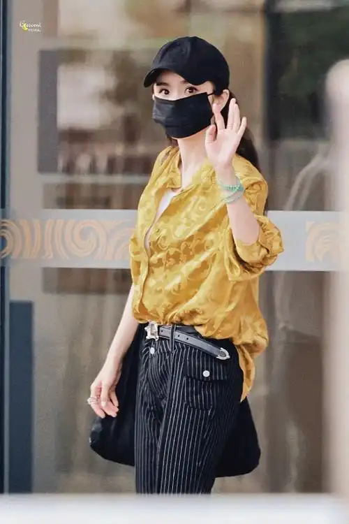 杨幂私服##杨幂新中式霸总穿搭##今日星拍放送##超话星愿池