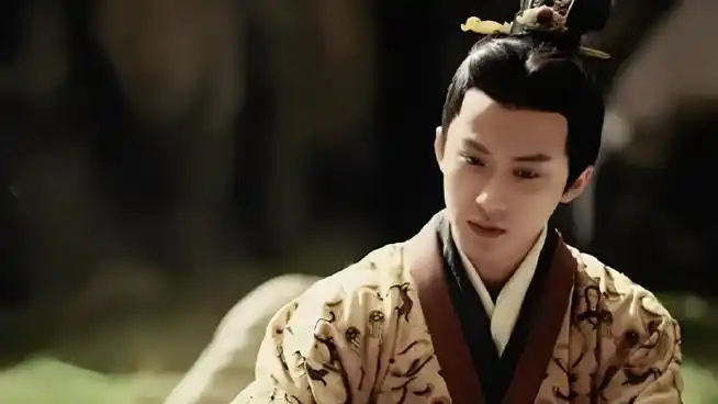 檀健次在《三国机密)》中所扮演的曹丕和《军师联盟》里的司马昭,他太