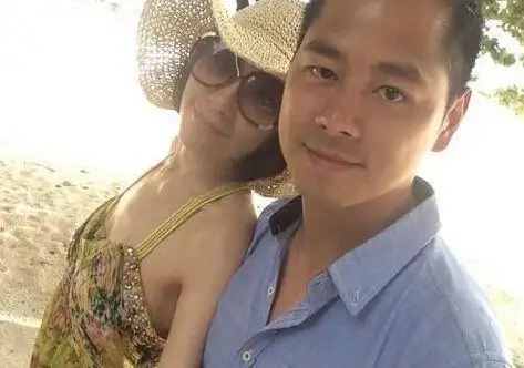 主持人刘佳怜和老公刘容嘉姐姐刘佳怜网易娱乐9月28日报道据台湾媒体