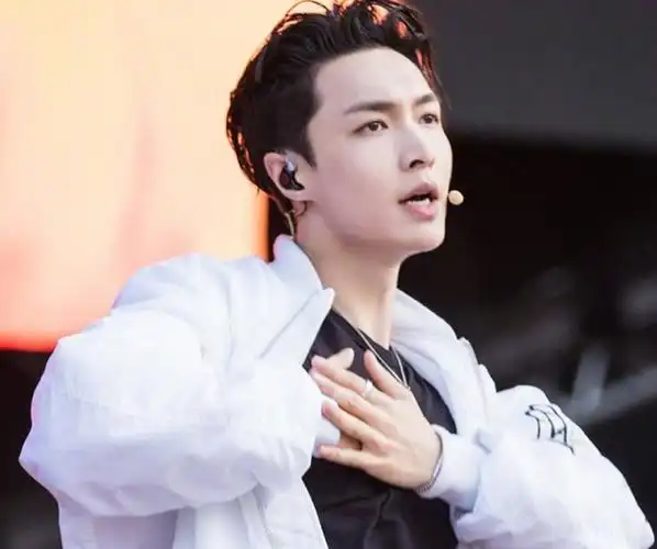 代言过华为吗,张艺兴哪里人出生地,张艺兴张雪迎澄清问答相关介绍