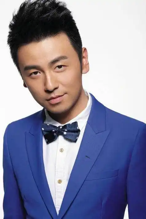 原创初中辍学做了演员40岁演渣男家喻户晓雷佳音的成长经历