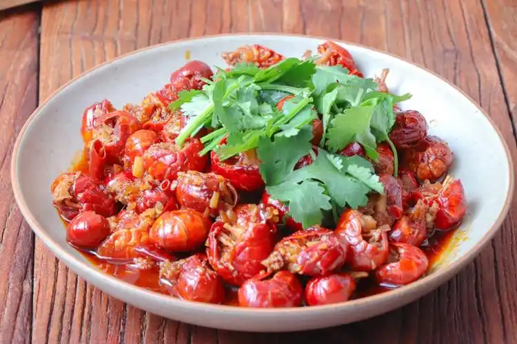 原创好吃到舔手的香辣龙虾尾解馋下饭真好吃