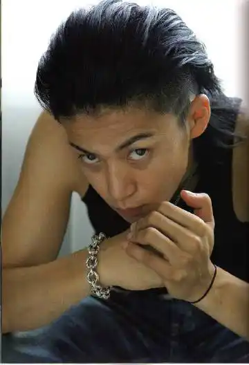 泷谷源治——热血高校小哭包suki//@smhells:第一次认识小栗旬和山田