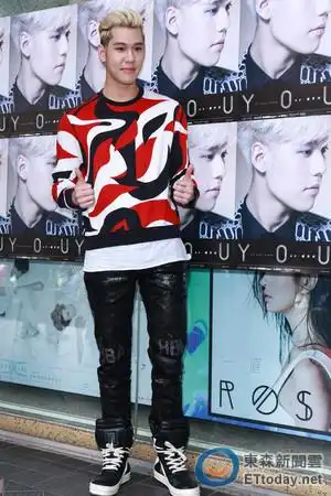 周兴哲兄闯歌坛 周予天登央视「敏感歌词」被修改