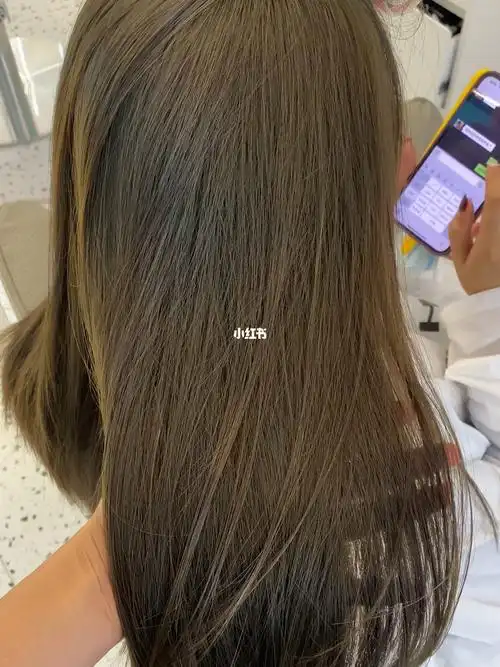 秋冬显白冷茶棕色