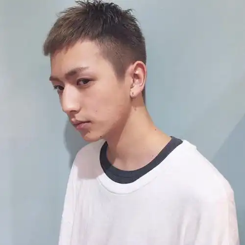 清爽帅气的露额头短发抓住2017夏天的尾巴