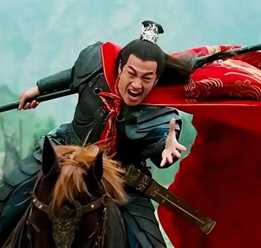 演员何润东演三国吕布,父母却担心 他的父母担心长期坐车对地方不好,