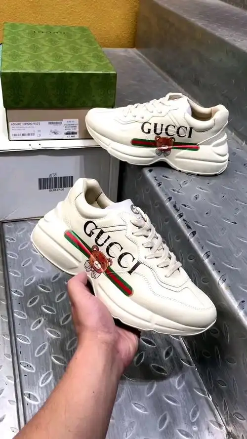 gucci古驰 做旧复古老爹鞋经典 印花字母 小熊 开箱细节鉴赏-度小视