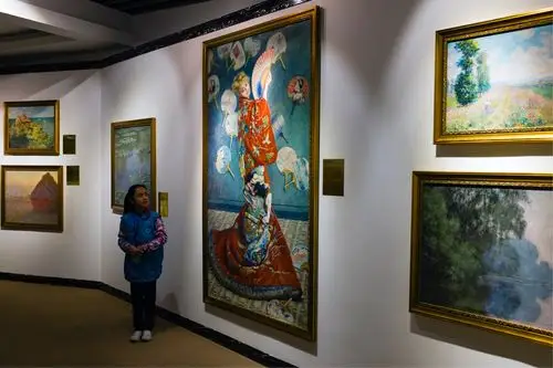 走进巜印象莫奈:时光映迹艺术展》