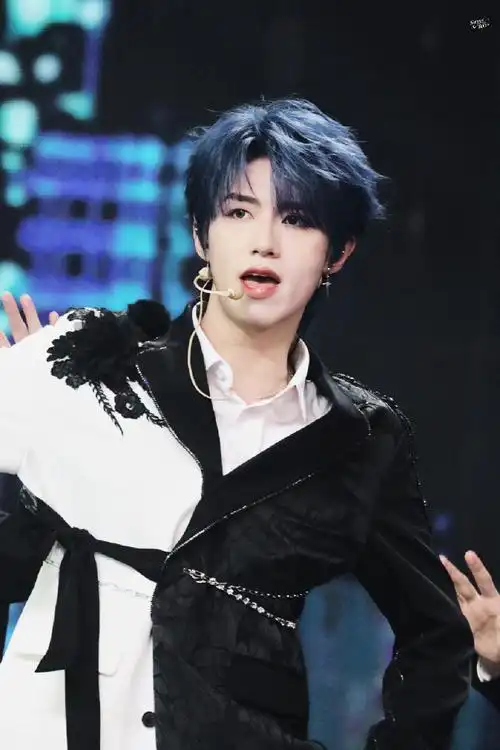 朱志鑫[超话]##朱志鑫蓝发