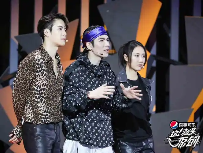 《这就是原创》萧敬腾陈粒抢夺选手王嘉尔被表白