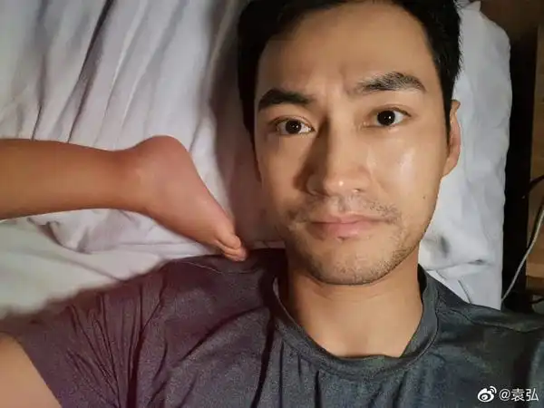 袁弘家庭地位尽显 永远是最低的那个