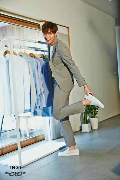 [李敏镐][分享]150314 长腿男神无法停止自拍的魔力