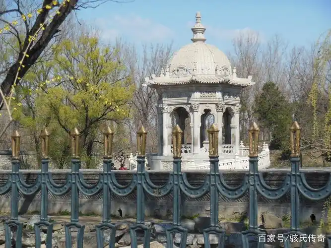 实拍圆明园遗址风光