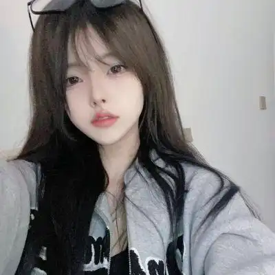 真实漂亮的女生头像成熟再好看只不过是你的过路人