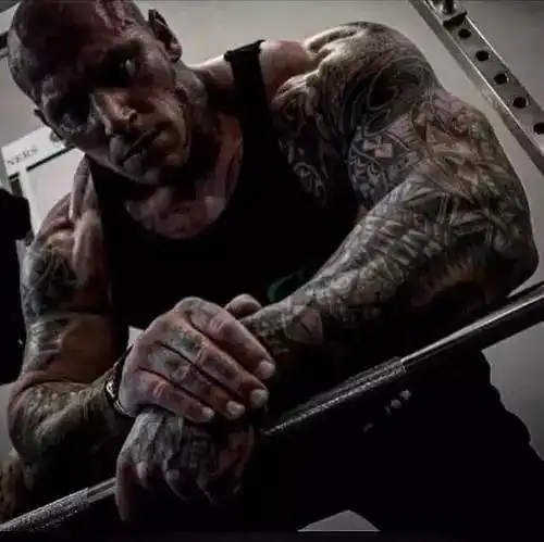 马丁福特恐怖肌肉男