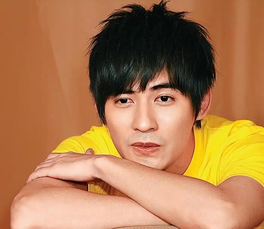 和大s分手后,周渝民在节目中控诉:听到她高跟鞋的声音我会颤抖