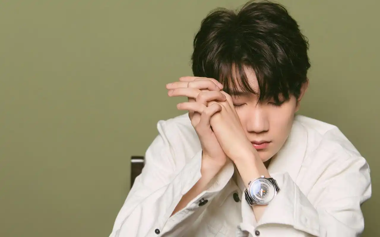 王源高清帅气写真壁纸_阳光少年王源