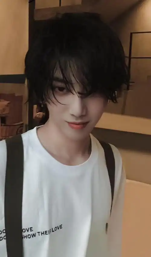 男粉偶遇华晨宇